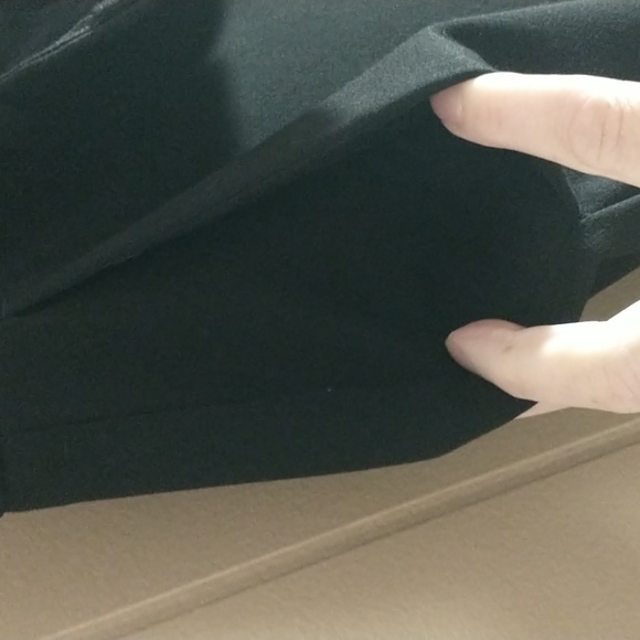 Ann Taylor black straight leg pants in size 6 EUC - Picture 4 of 6